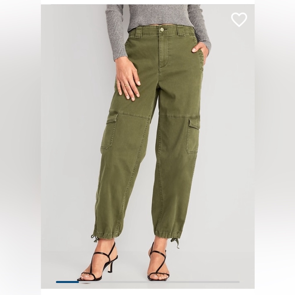Old Navy High-Waisted Barrel Leg Cargo Ankle Pants